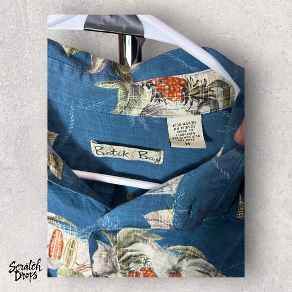 Vintage Batik Bay Hawaiian Shirt Men's Size M Blue Floral Print Short Sleeve Top - Picture 3 of 3